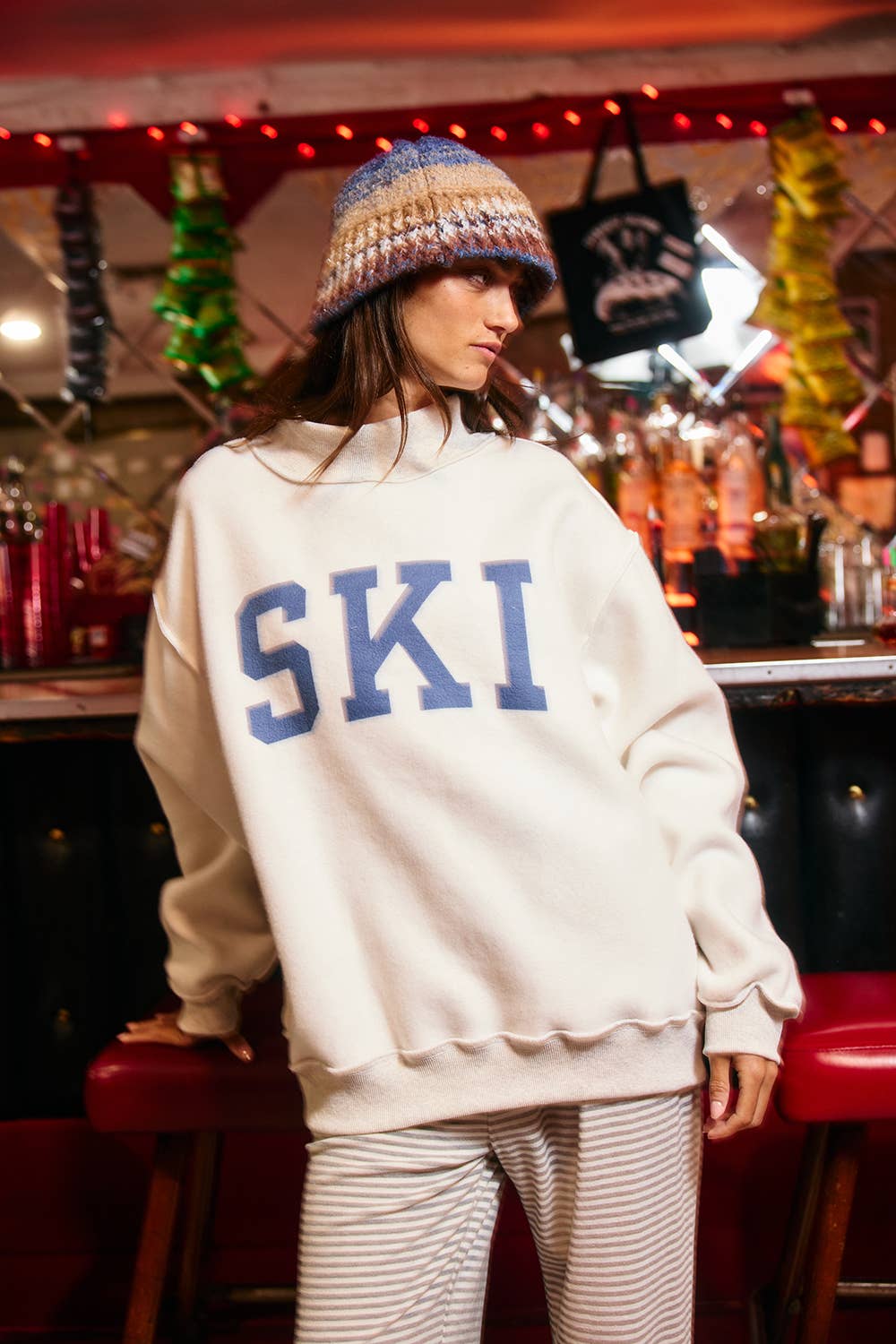 'APRES/SKI' Reversible Mock-Neck Sweatshirt: ASH GREY/VINTAGE BLUE