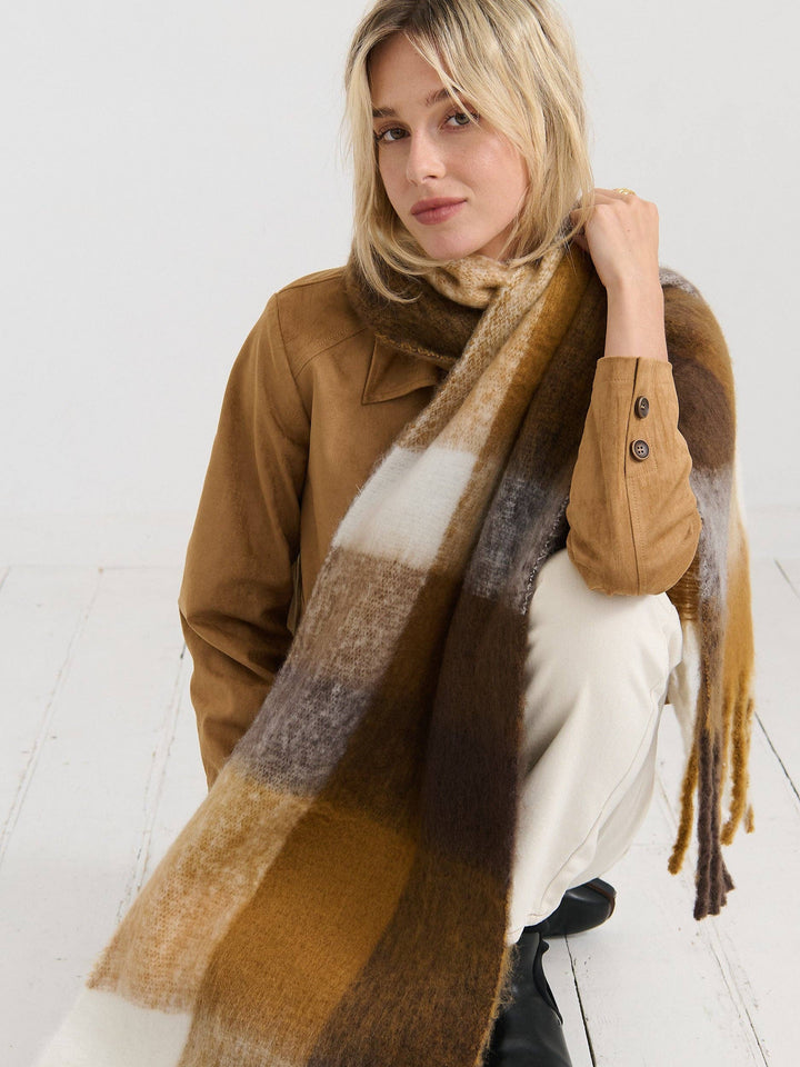 Checkered Fluffy Scarf - Tiramisu