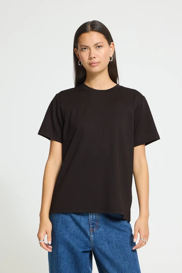 Ihkate Tee