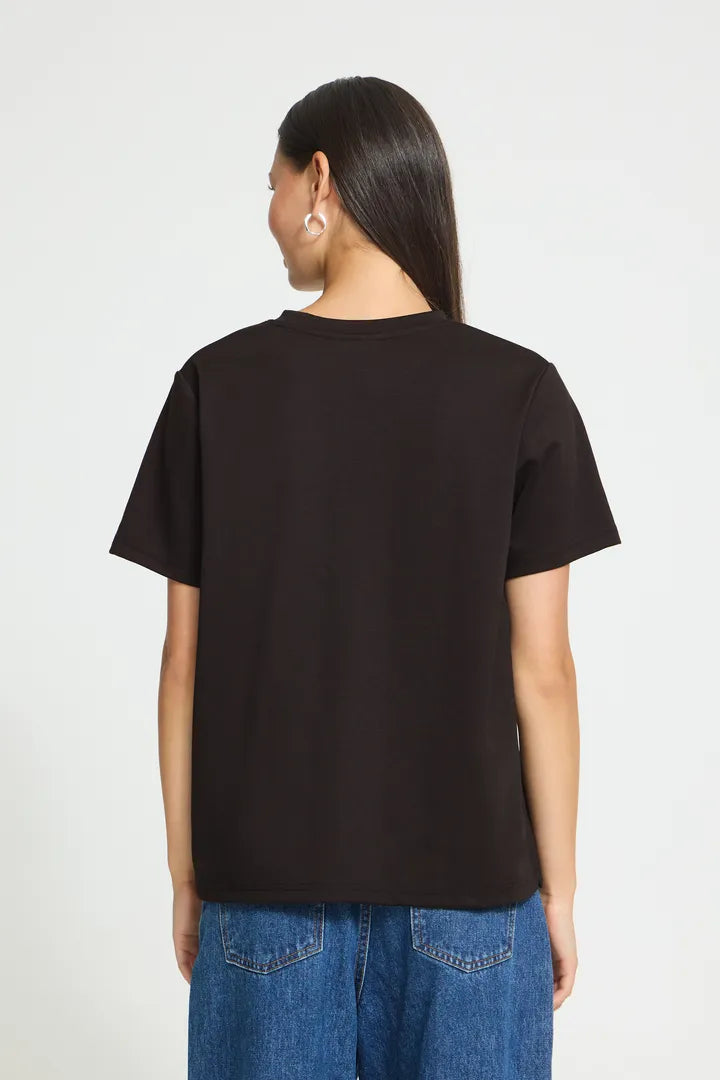 Ihkate Tee