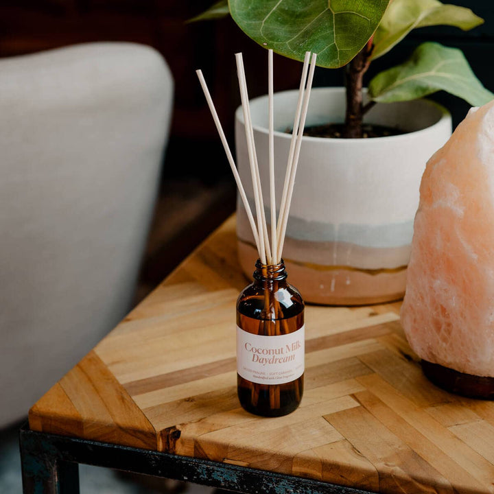 Coconut Milk Daydream | Clean Reed Diffuser: Diffuser Set (with box + reeds)