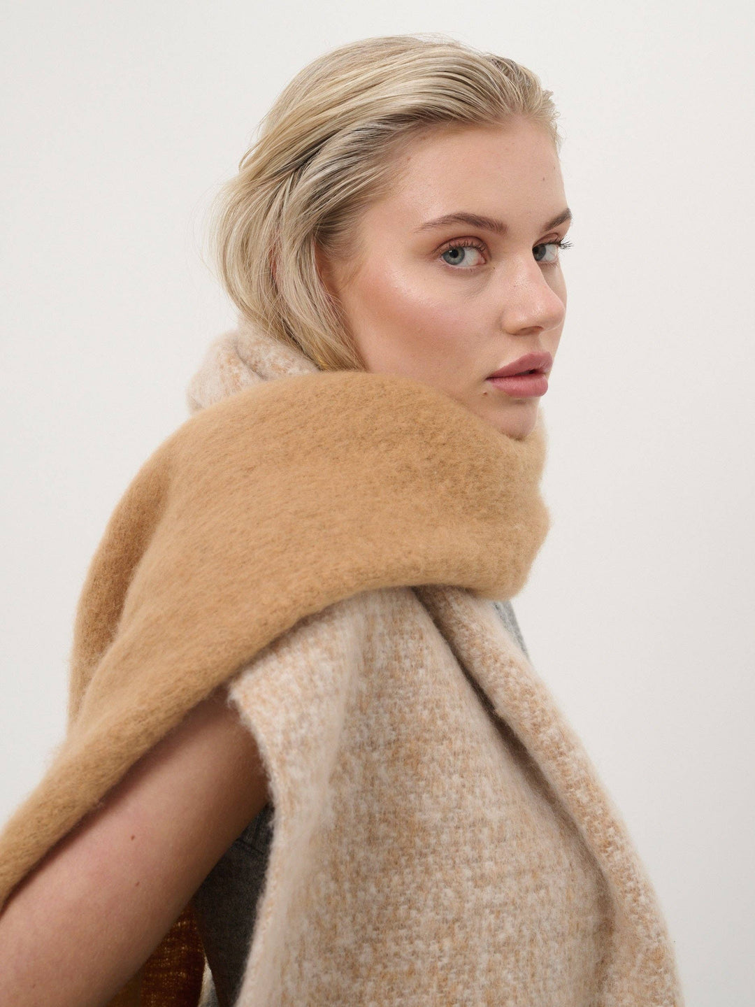 Caramel Fluffy Scarf