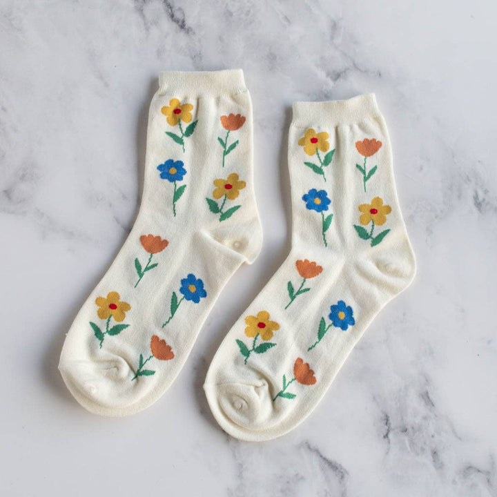 Favorite Flower Casual Socks: Cream