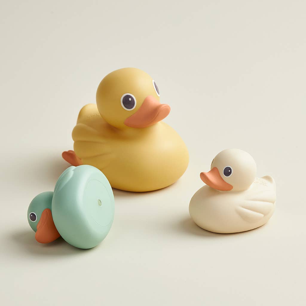 Itzy Ducky Family™ - Bath + Water Table Toys: Mallard
