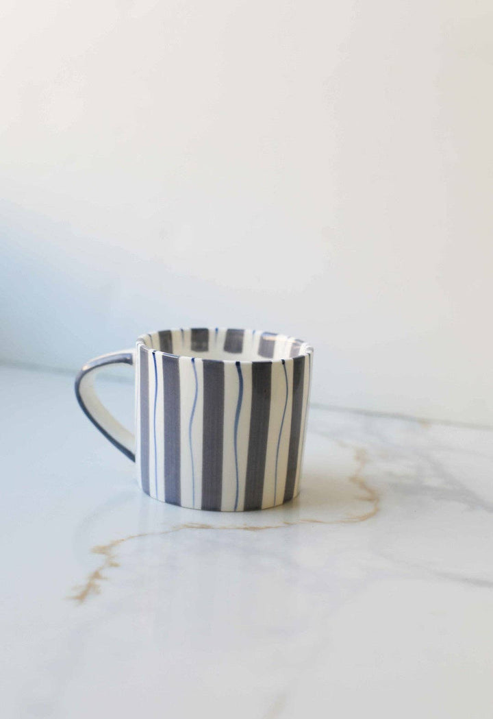 Simple Striped Mugs: Black