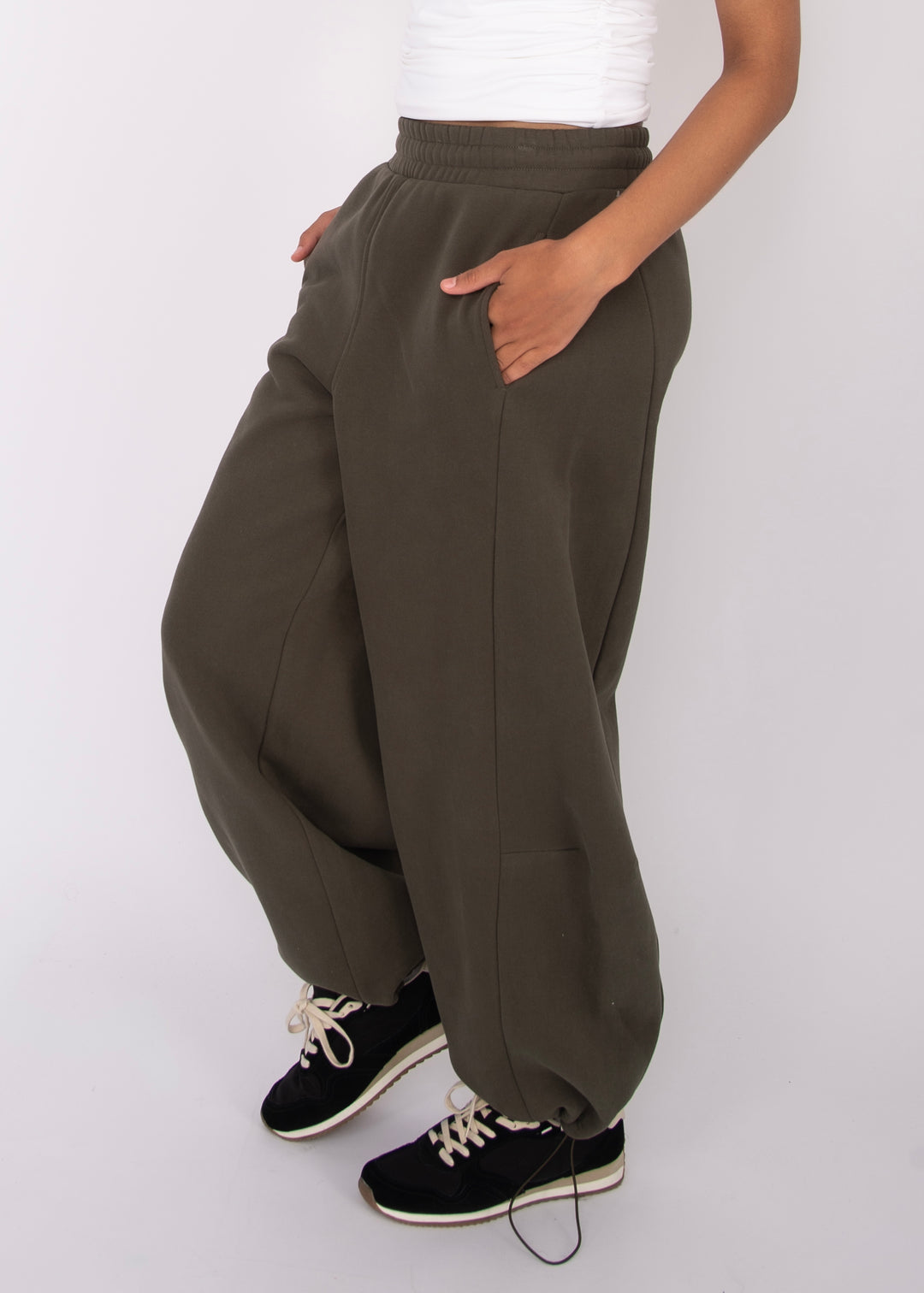 Beata Fleece Barrel Pant- Army Green