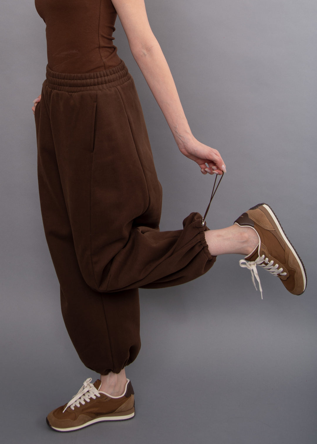 Beata Fleece Barrel Pant- Mohagany