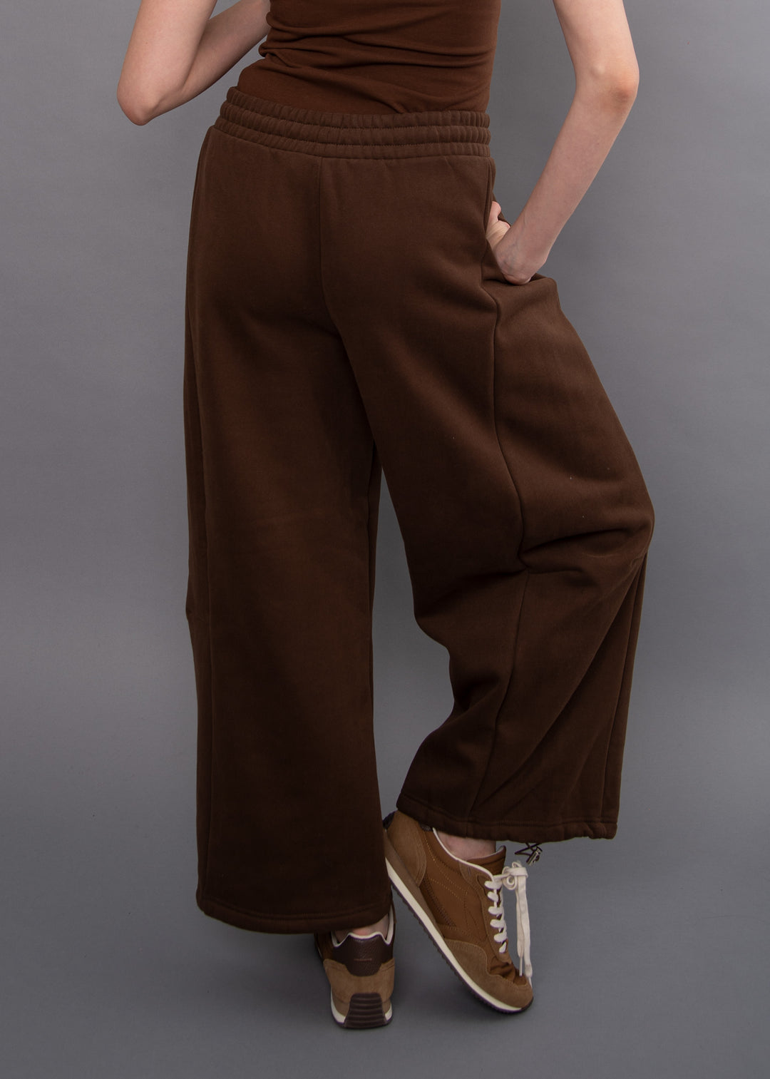Beata Fleece Barrel Pant- Mohagany
