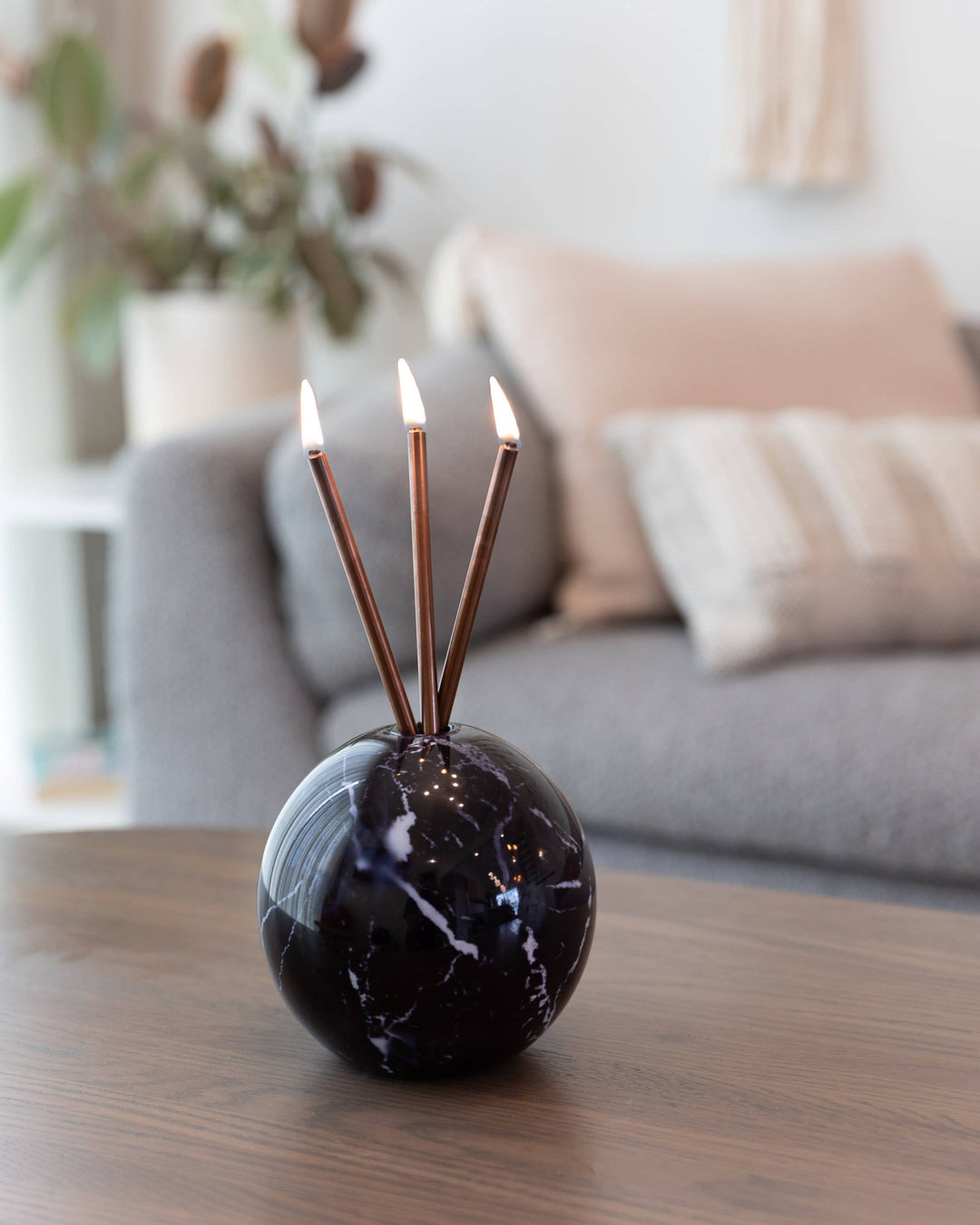 Neva Vase, Black Marble