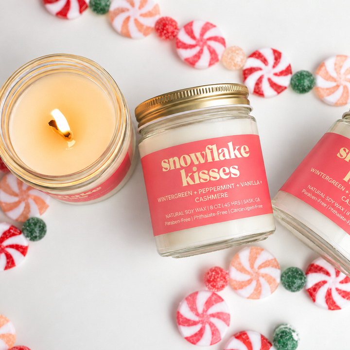 SNOWFLAKE KISSES | 8OZ NON TOXIC SOY CANDLE | HOLIDAY COLLECTION