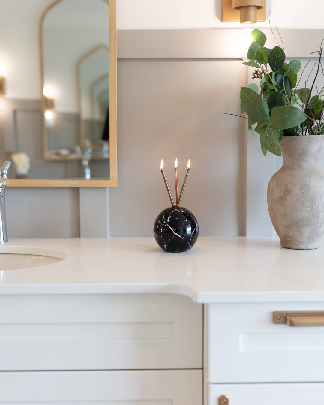 Neva Vase, Black Marble