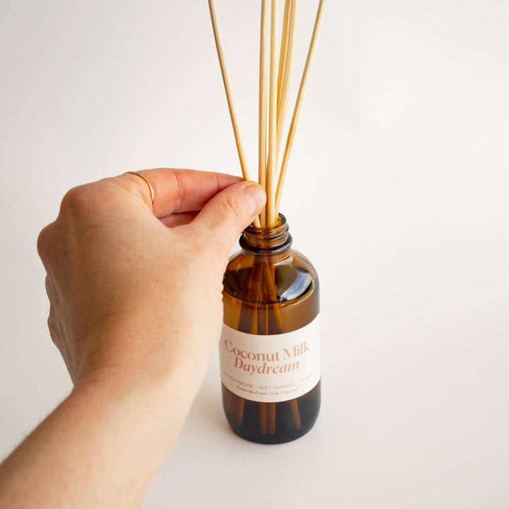 Coconut Milk Daydream | Clean Reed Diffuser: Diffuser Set (with box + reeds)