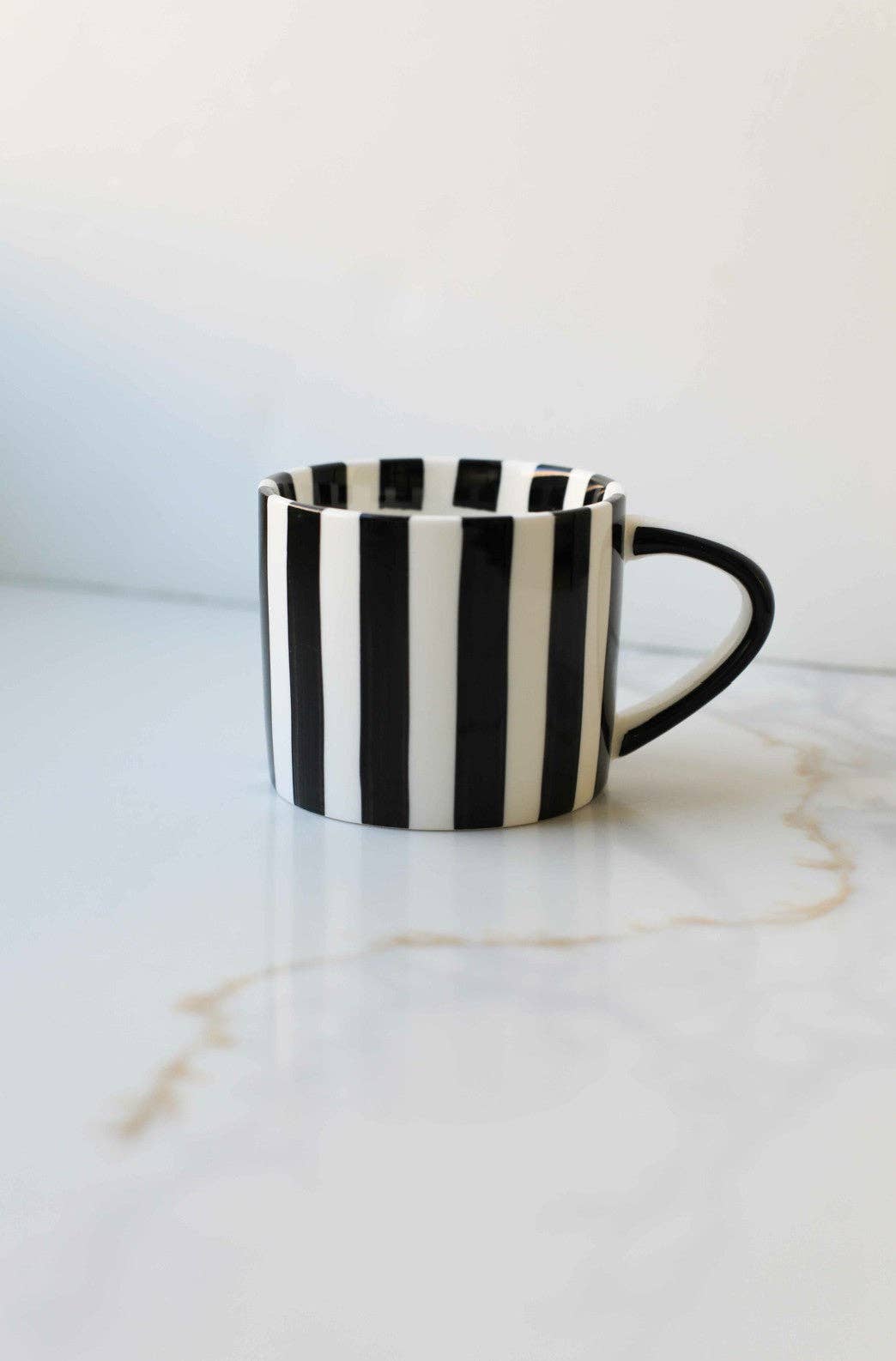 Simple Striped Mugs: Black