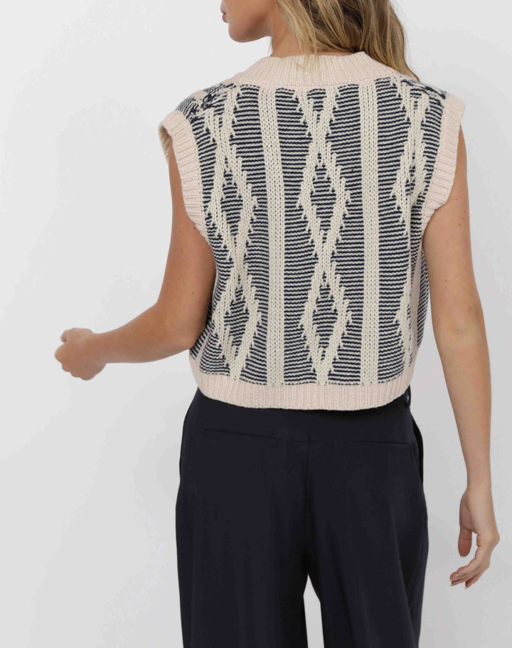 Macy Cable Knit Vest