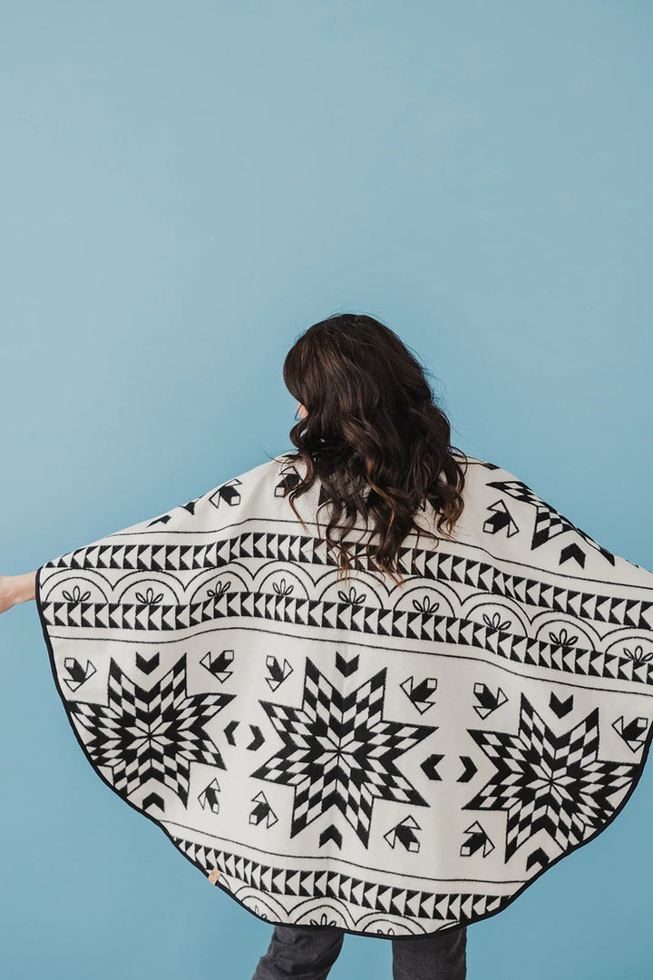 Mini Tipi Star Indigenous Reversible Shawl
