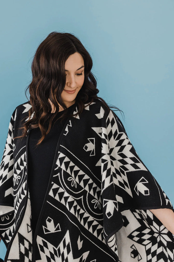 Mini Tipi Star Indigenous Reversible Shawl