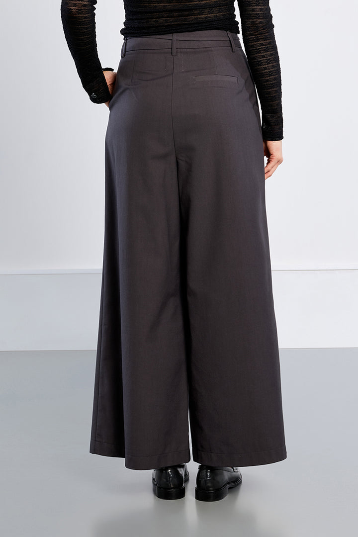 Pleated Baggy Trouser- Grey