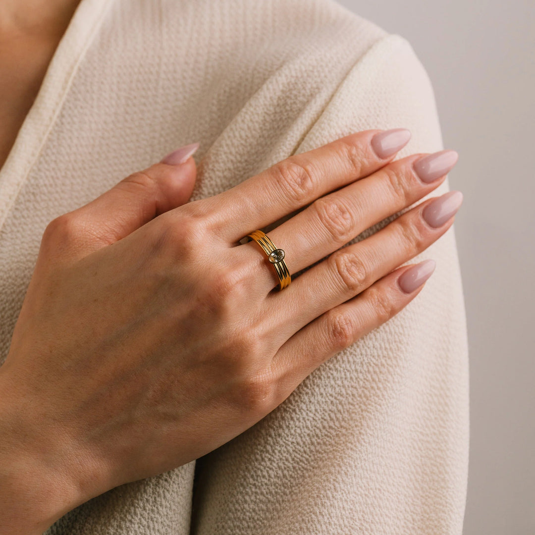 Sonnet Gold Ring- Size 8