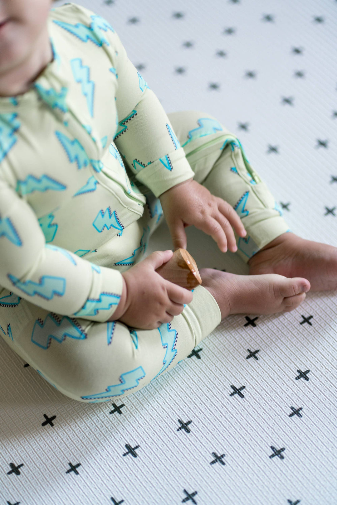 Bamboo Footless Sleeper | Neon Lightning