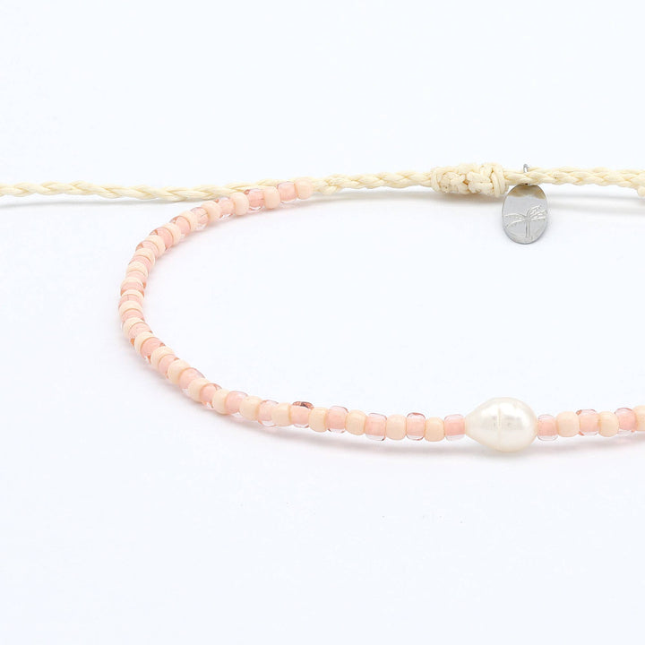 Mutiara Dainty Beaded Bracelet: Light Pink