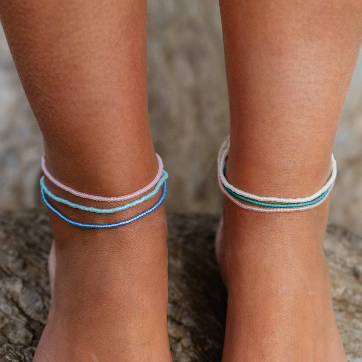 Ka'anapali Frosted Glass Beaded Anklet: Blue