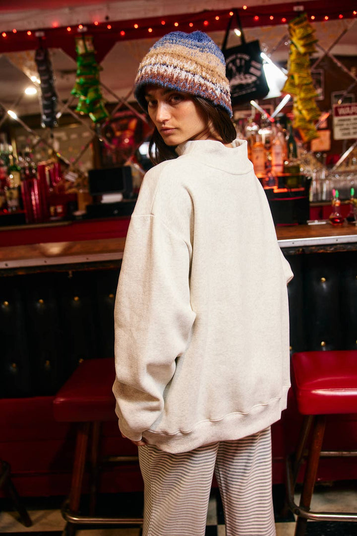'APRES/SKI' Reversible Mock-Neck Sweatshirt: ASH GREY/VINTAGE BLUE