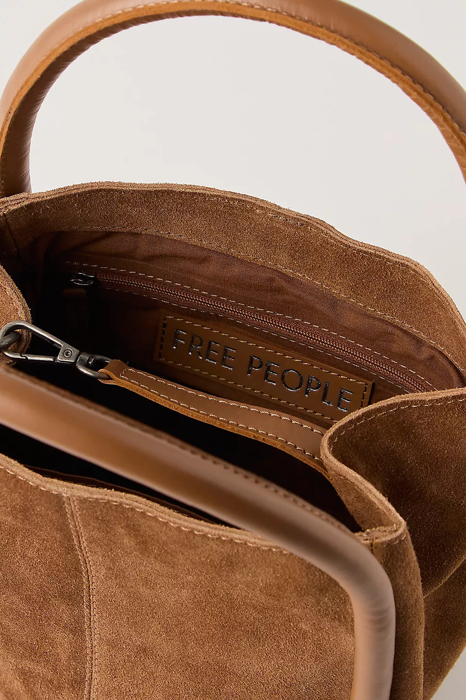 Barlow Bucket Bag- Cognac
