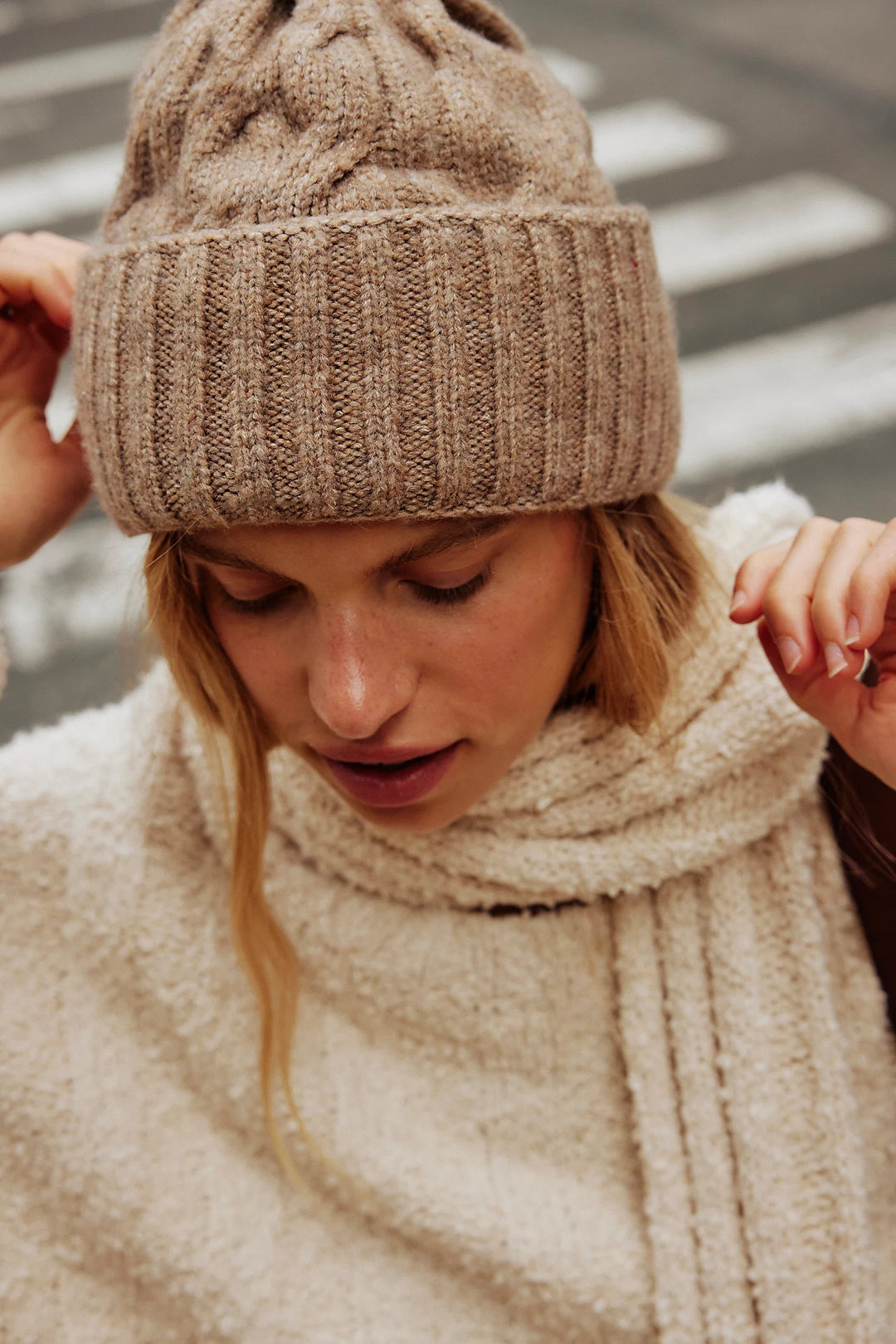 Free People Coastline Beanie - Fawn