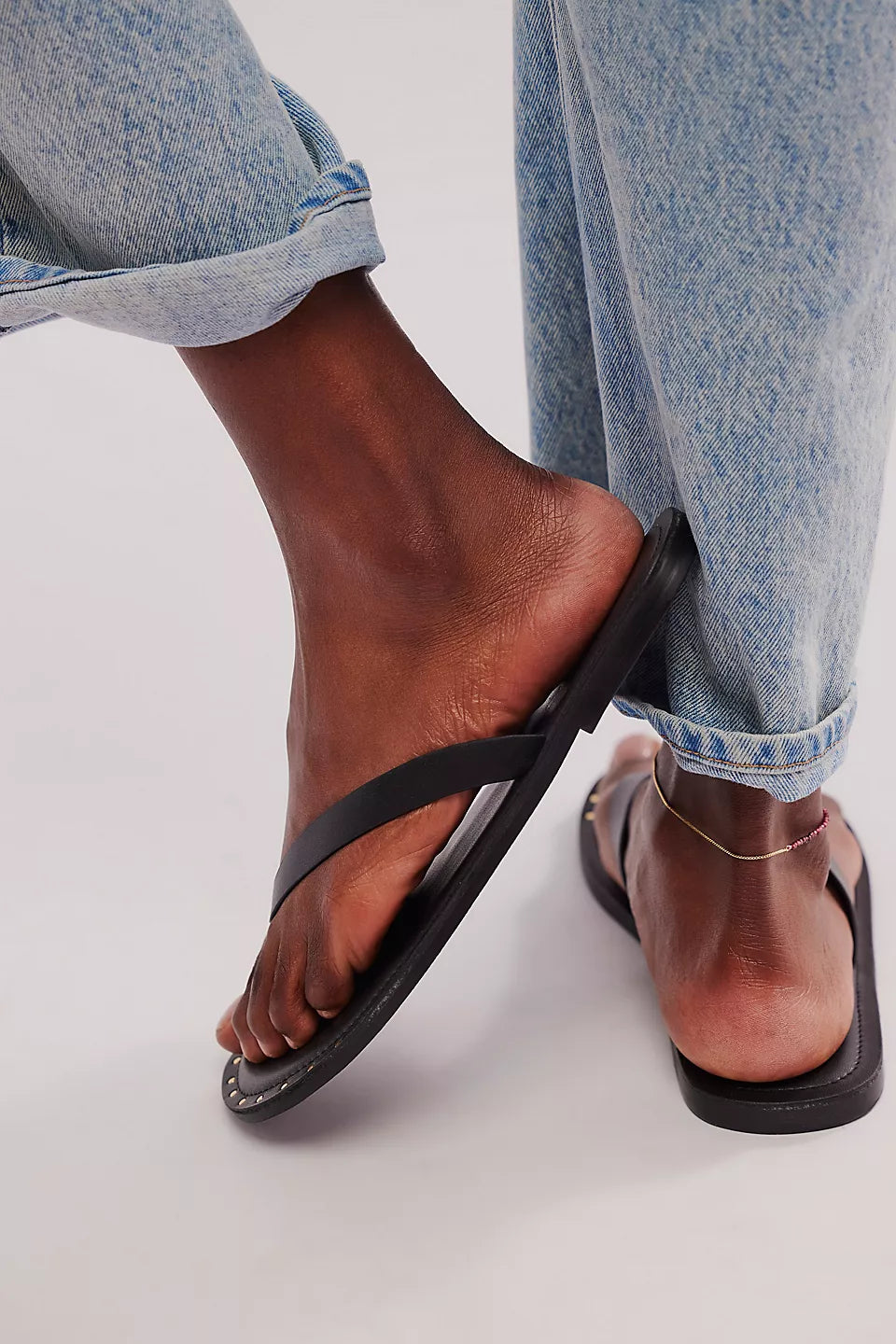 Sona Thong Sandals- Black