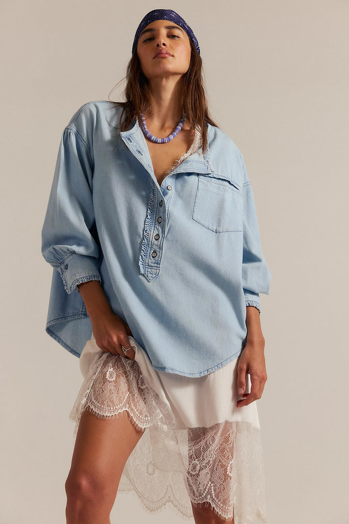 Denim Dreaming Pullover So Soft - Light Wash