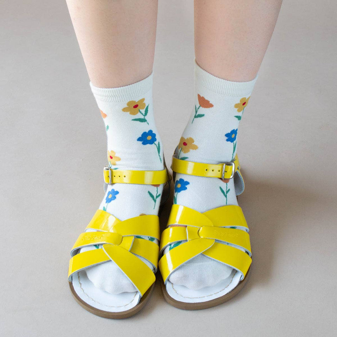 Favorite Flower Casual Socks: Cream