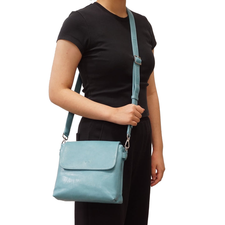 Aura Crossbody